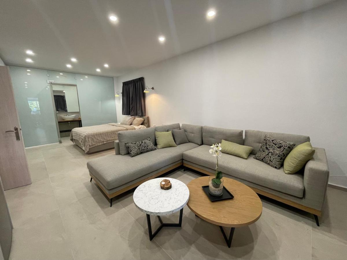 Central Luxury Apartment In Paralia Ofryniou Офриніо Екстер'єр фото