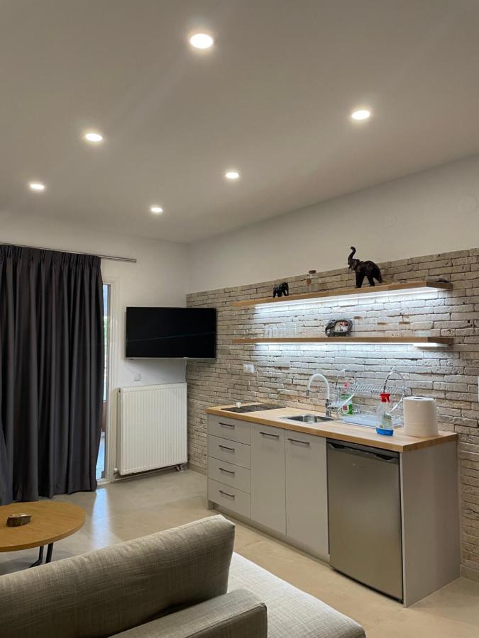 Central Luxury Apartment In Paralia Ofryniou Офриніо Екстер'єр фото
