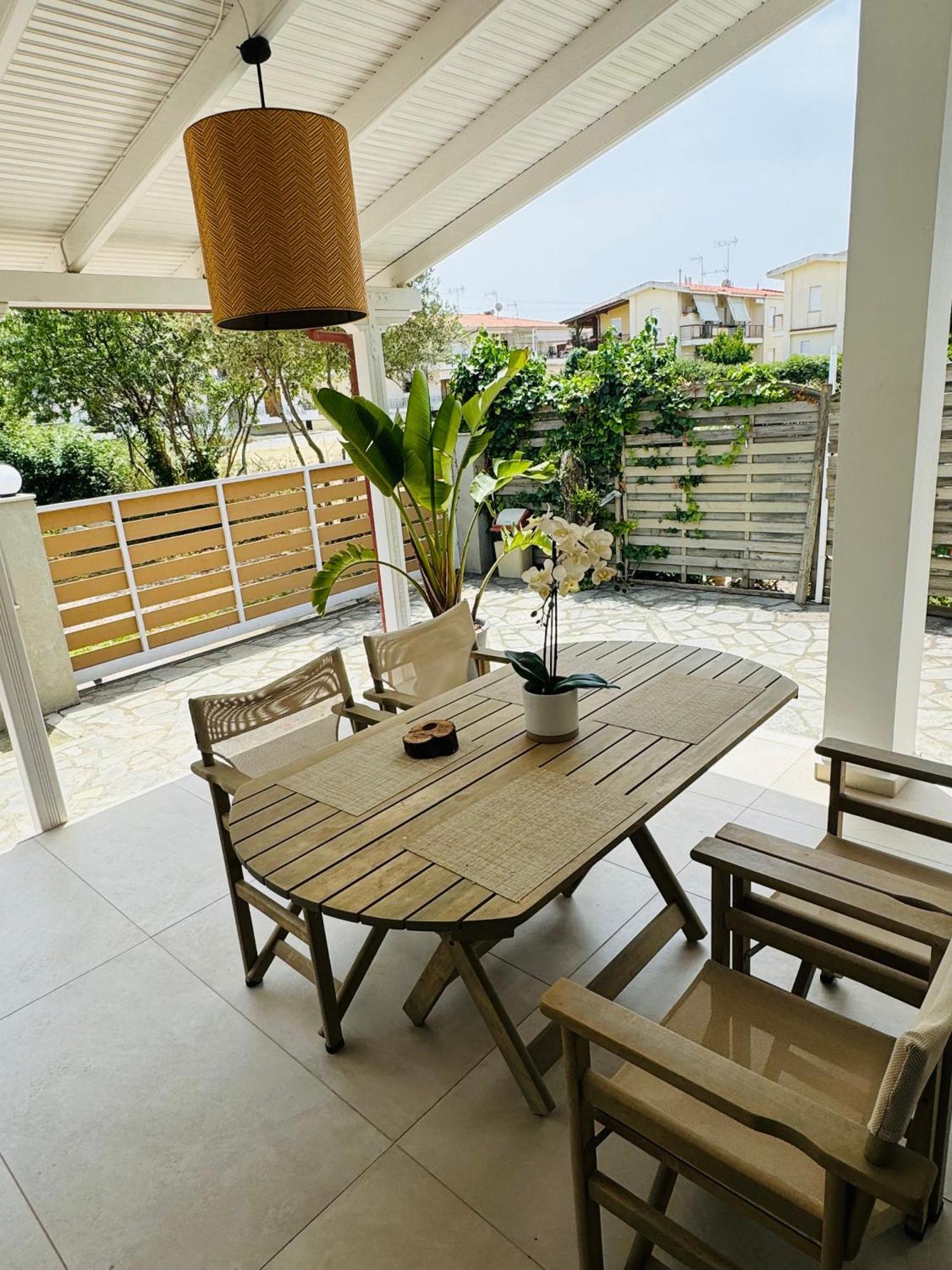 Central Luxury Apartment In Paralia Ofryniou Офриніо Екстер'єр фото